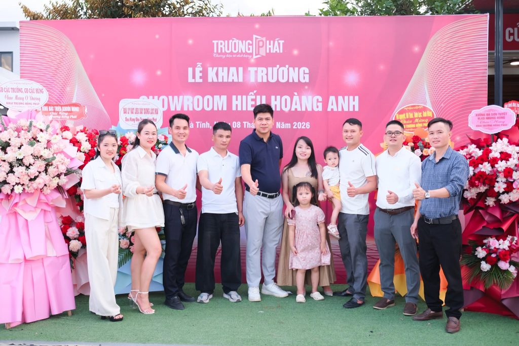 https://cuatheptruongphat.vn/le-khai-truong-showroom-hieu-hoang-anh-dai-ly-chinh-hang-cua-thep-van-go-loi-foam-truong-phat/